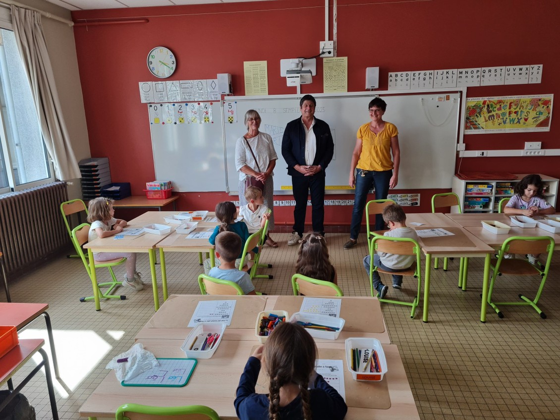 Visite des écoles par le Maire