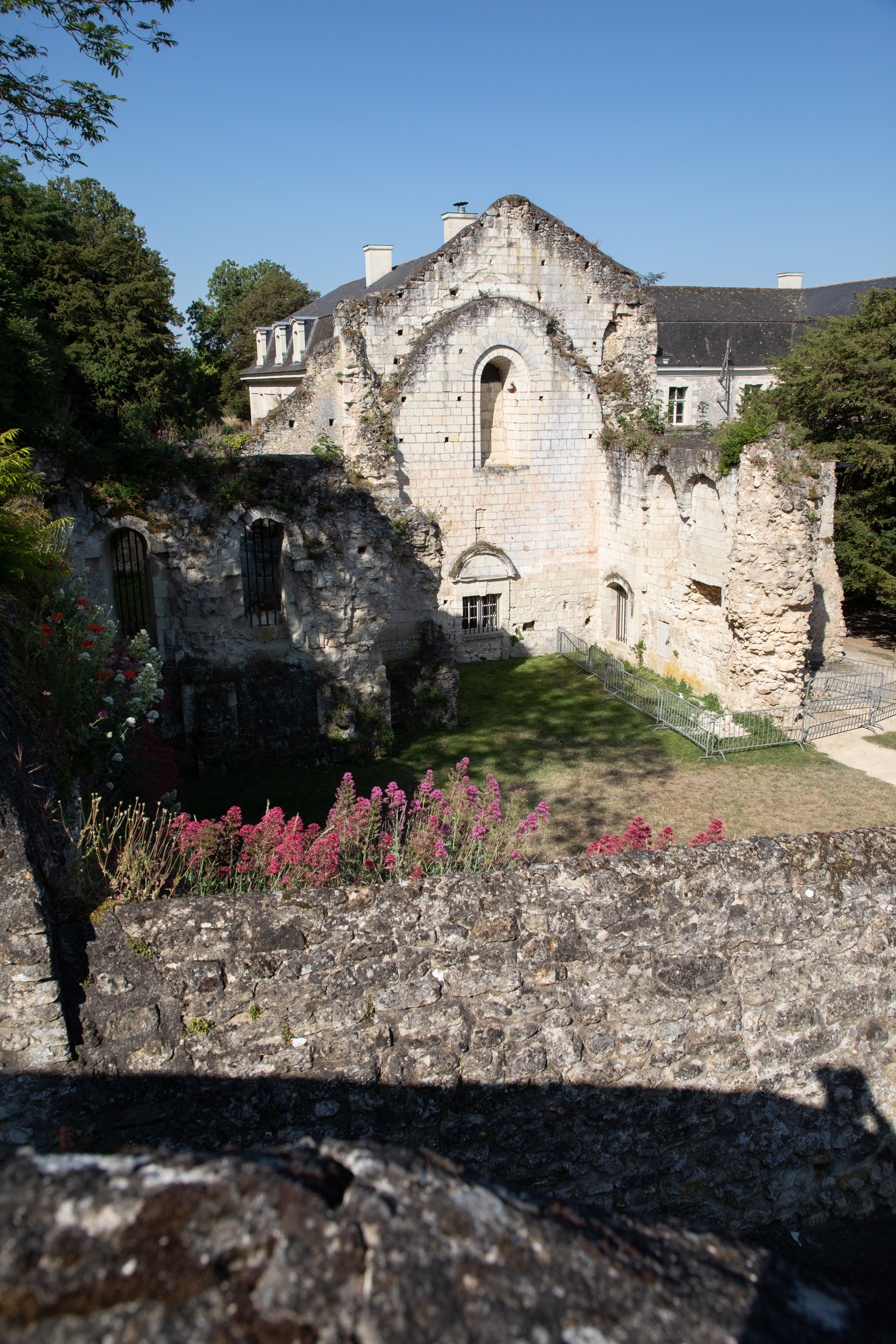 Prieuré des Nobis - Vestiges Eglise St-Pierre