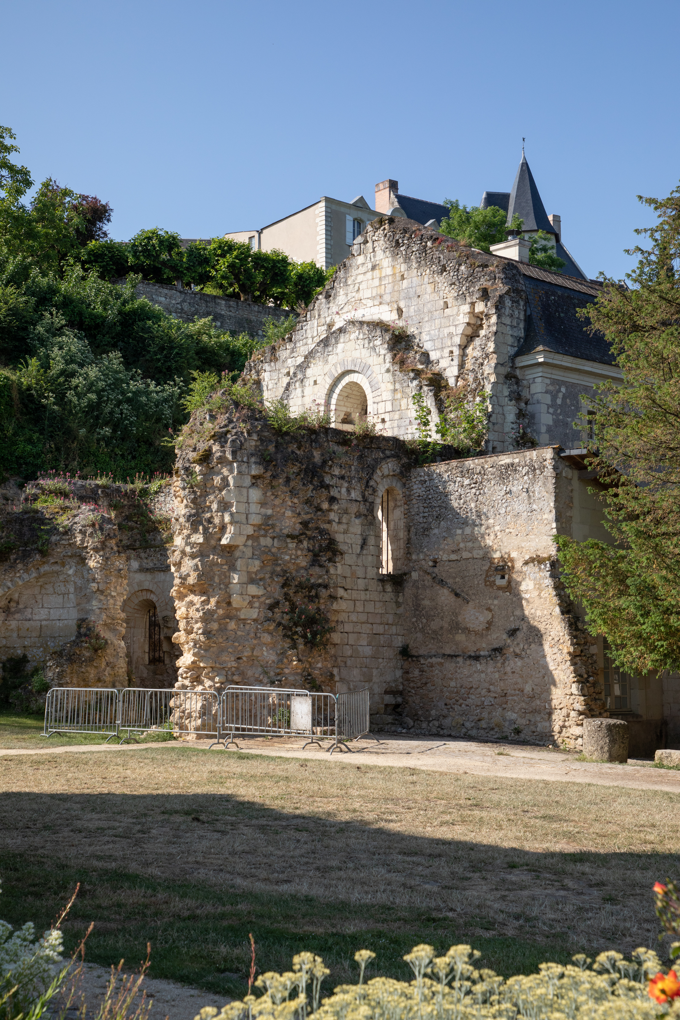 Prieuré des Nobis - Vestiges Eglise St-Pierre