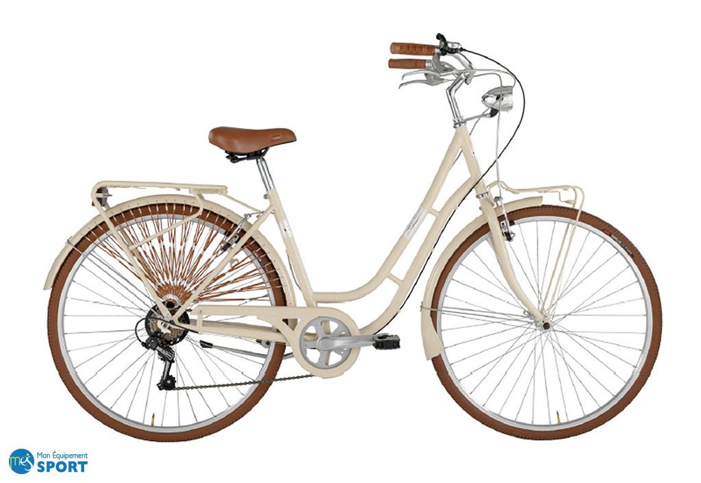 Elénonore, bienveillante du camp