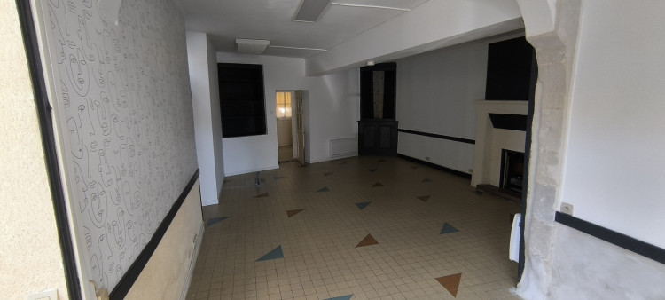 Local commercial disponible au 1er janvier imm&eacute;diatement